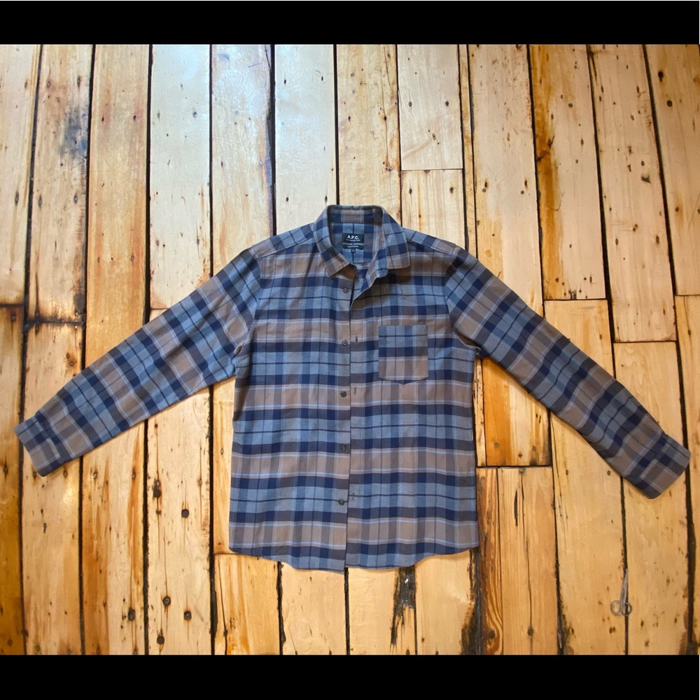 APC VGUC Plaid button down, Size Large